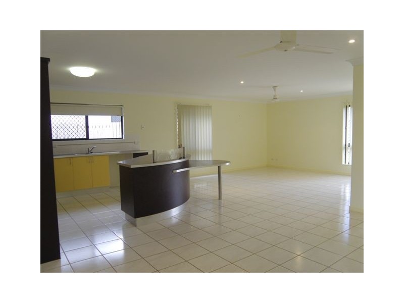 6 Carron Close, Bentley Park QLD 4869