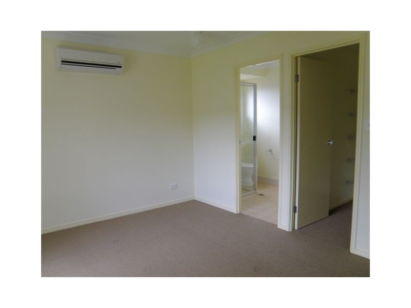 6 Carron Close, Bentley Park QLD 4869