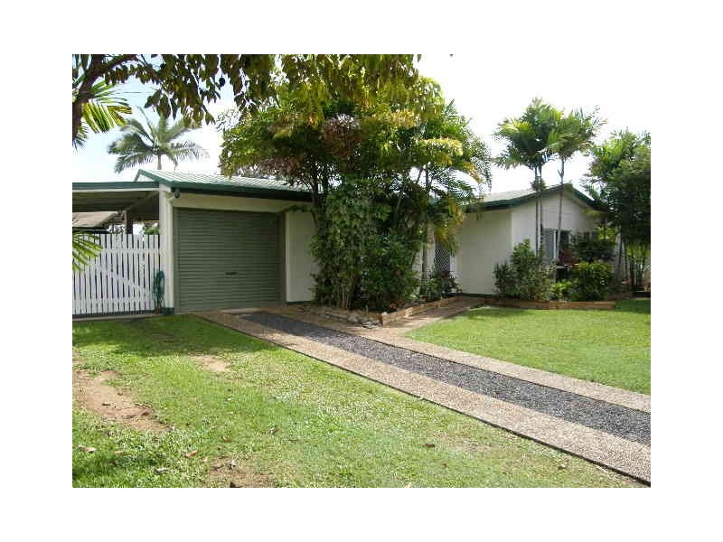 16 Bee Close, Bentley Park QLD 4869