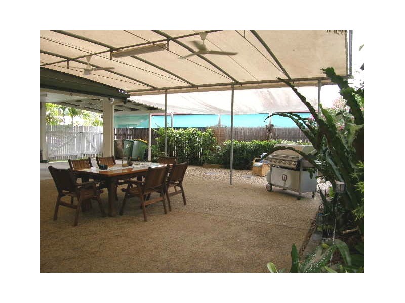 16 Bee Close, Bentley Park QLD 4869