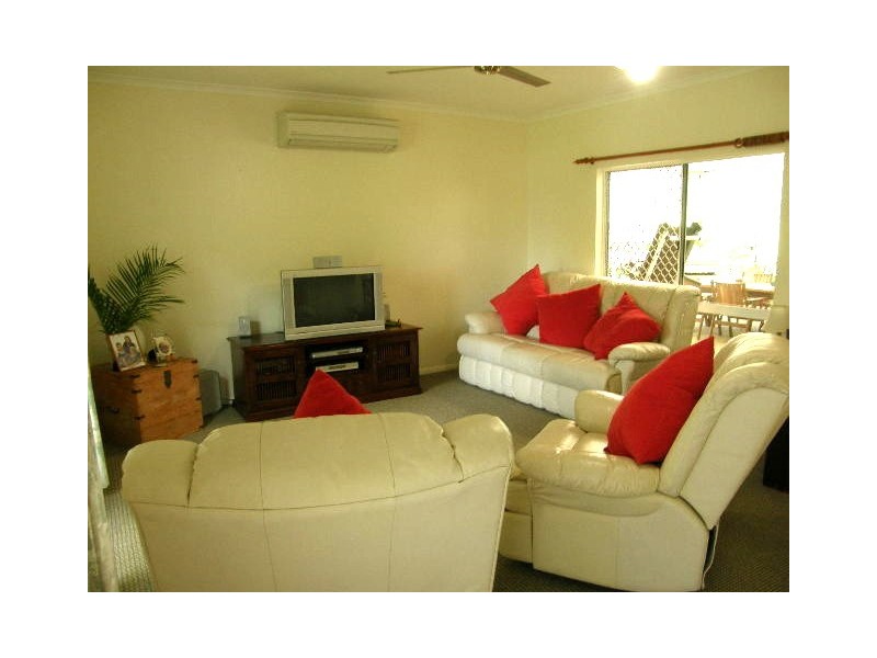 16 Bee Close, Bentley Park QLD 4869