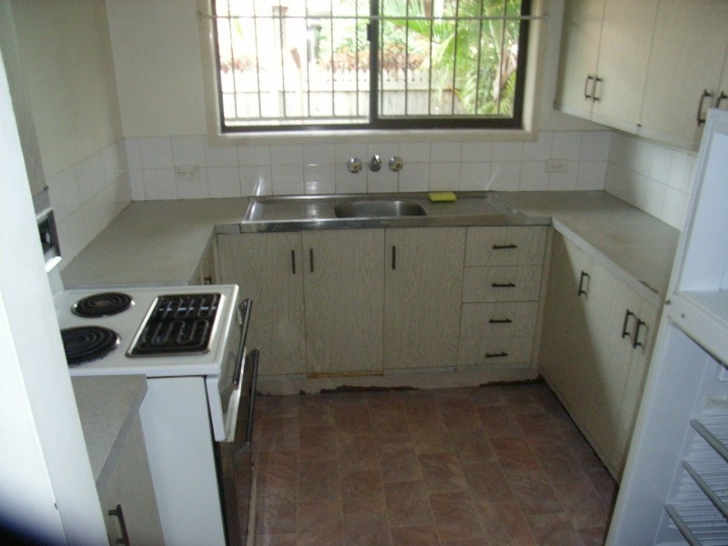 5/9 Hooker Blv, Broadbeach QLD 4218
