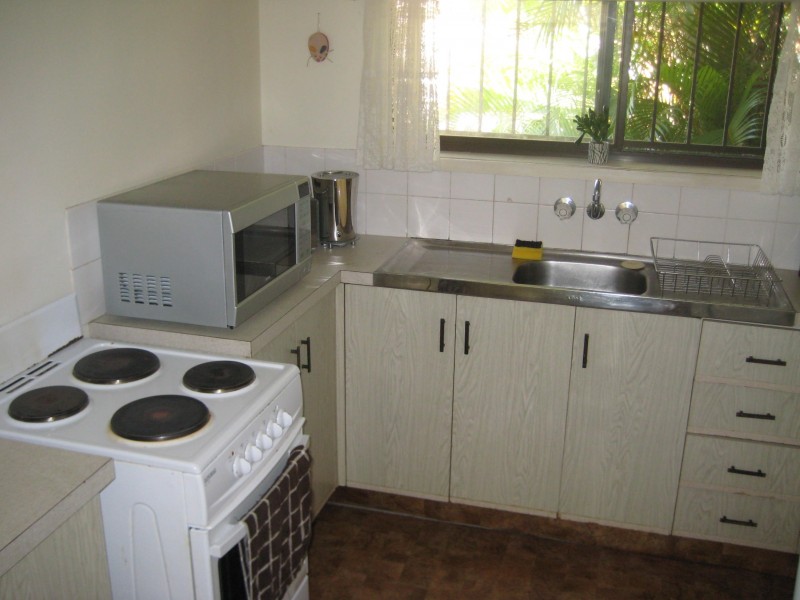 3/9 Hooker Blv, Broadbeach Waters QLD 4218