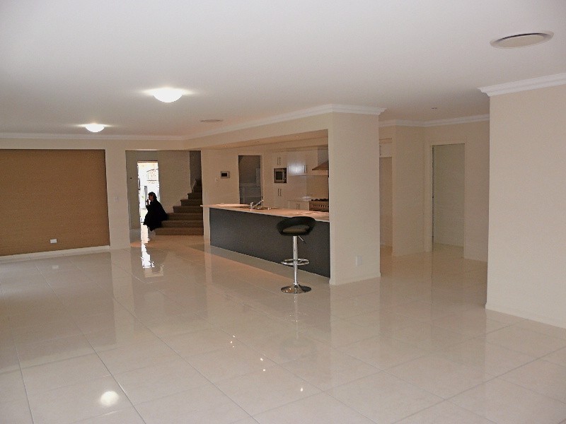 Stretton QLD 4116