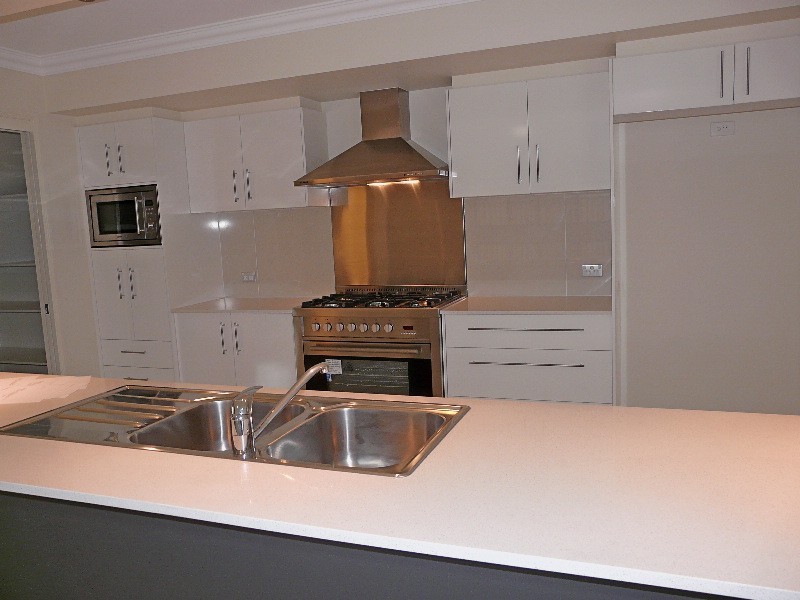Stretton QLD 4116