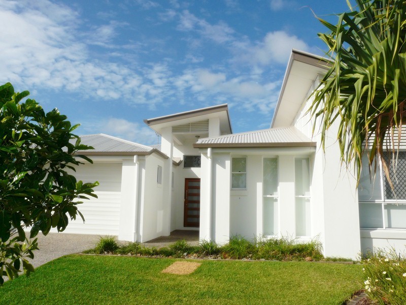 4 Tooringoor Close, Pelican Waters QLD 4551