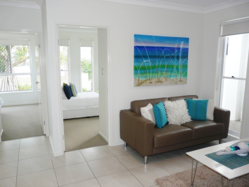 4 Tooringoor Close, Pelican Waters QLD 4551