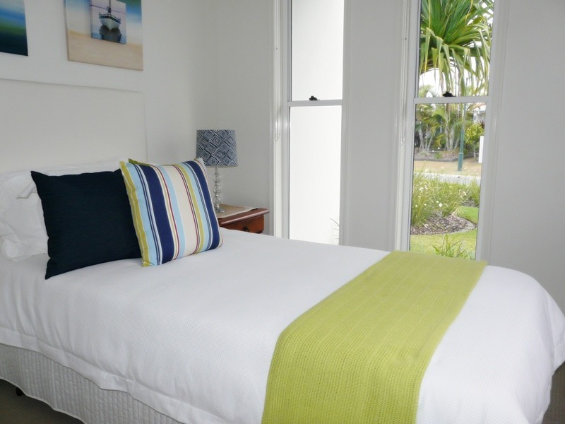 4 Tooringoor Close, Pelican Waters QLD 4551