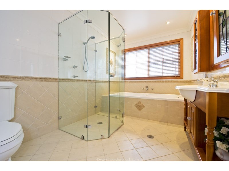 59 Warraba Rd, North Narrabeen NSW 2101