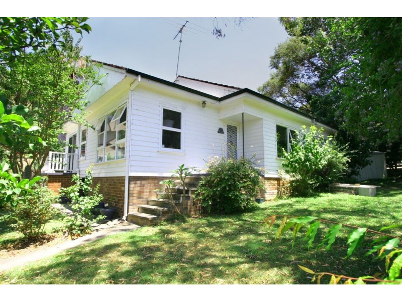 4 Georgina Ave, Elanora Heights NSW 2101