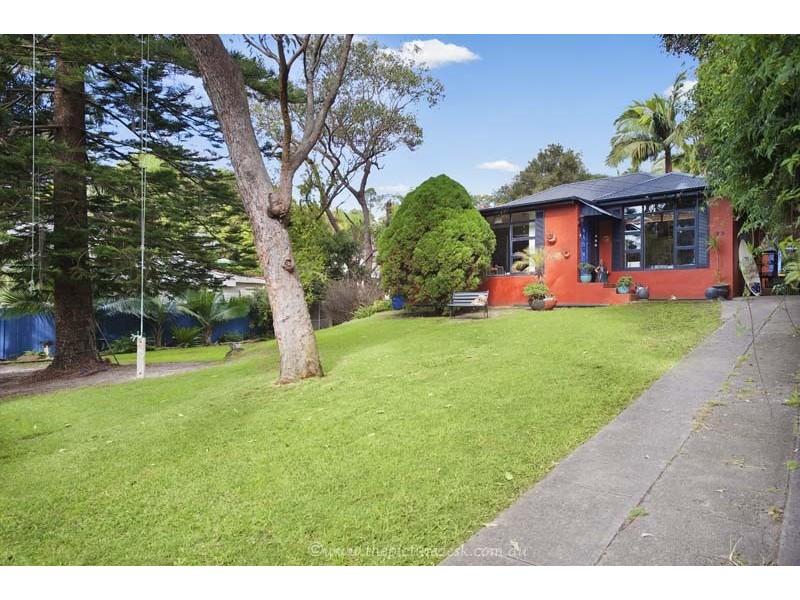 23 Irrawong Rd, North Narrabeen NSW 2101