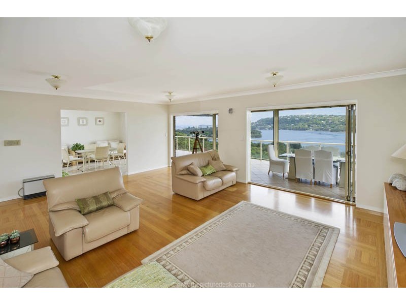 8 Carefree Rd, North Narrabeen NSW 2101