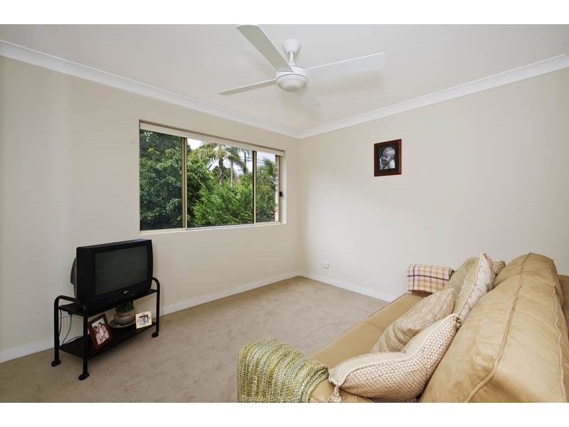 8 Carefree Rd, North Narrabeen NSW 2101