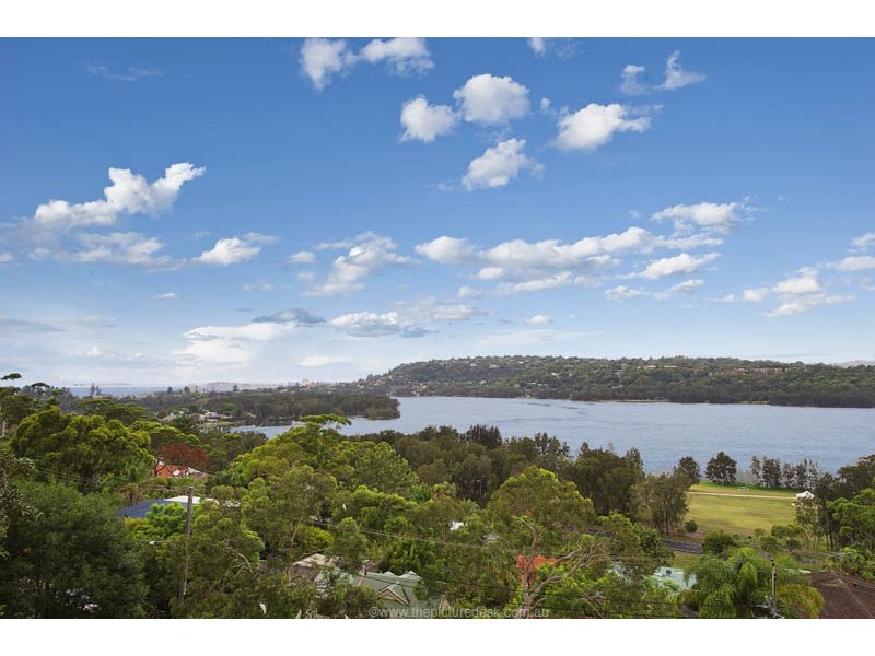 8 Carefree Rd, North Narrabeen NSW 2101