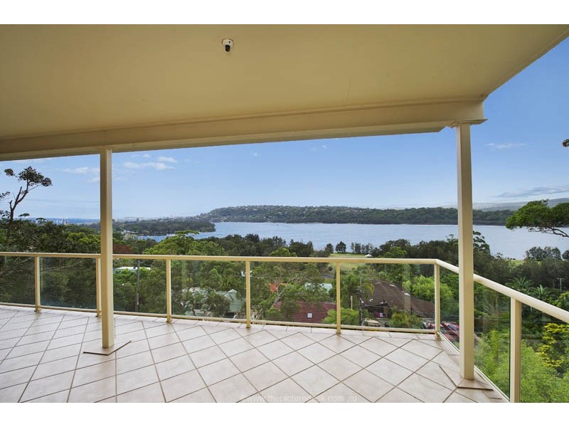 8 Carefree Rd, North Narrabeen NSW 2101