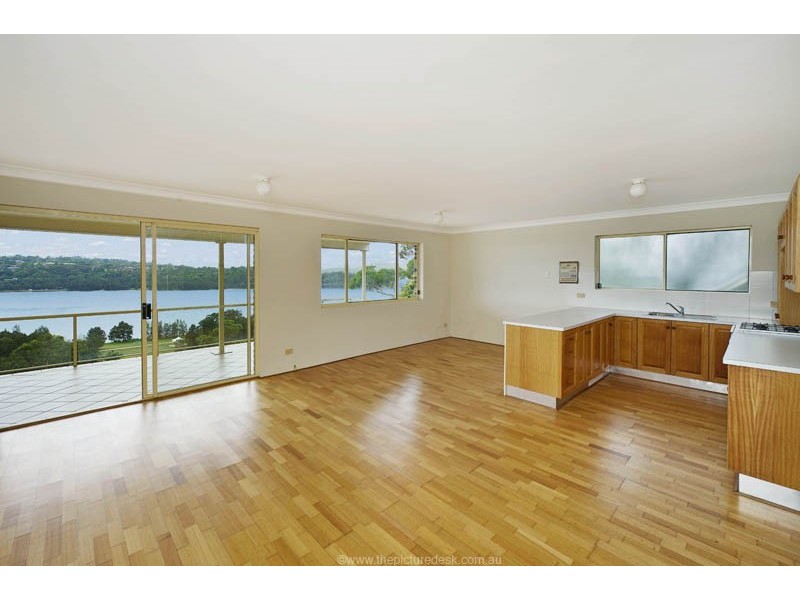 8 Carefree Rd, North Narrabeen NSW 2101
