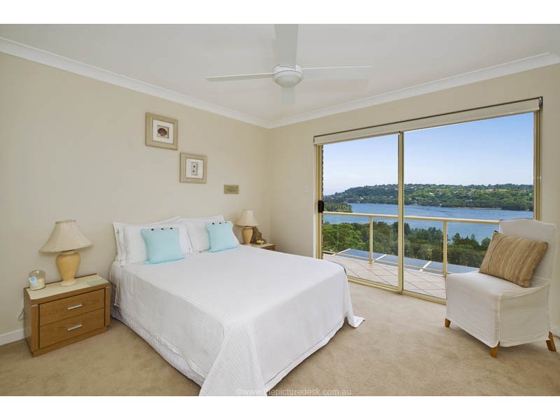 8 Carefree Rd, North Narrabeen NSW 2101