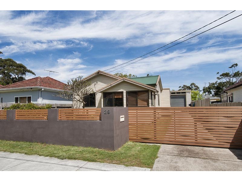 29 Gondola Rd, North Narrabeen NSW 2101