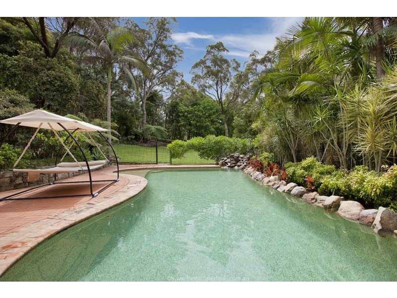 10 Weeroona Ave, Elanora Heights NSW 2101