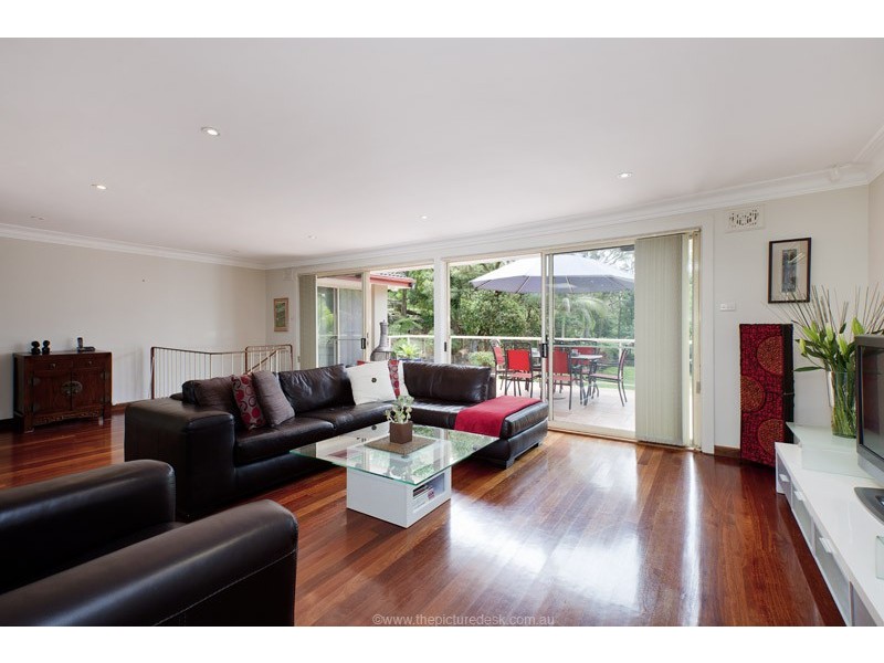 10 Weeroona Ave, Elanora Heights NSW 2101