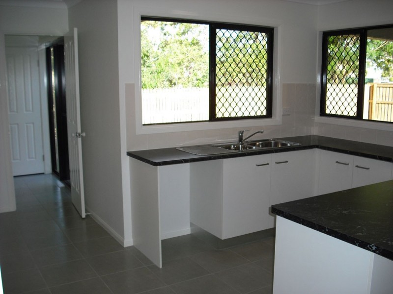 10 Chloe Court, Mount Louisa QLD 4814