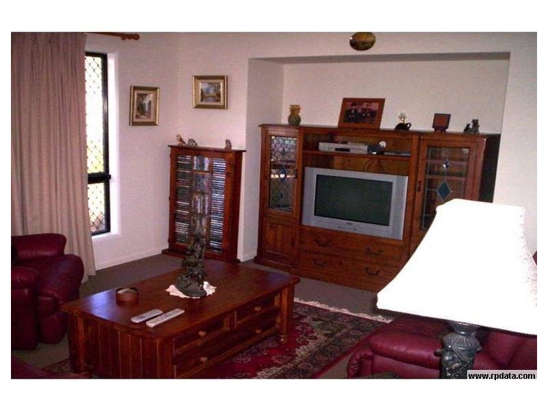 10 ESHELBY STREET, Bushland Beach QLD 4818