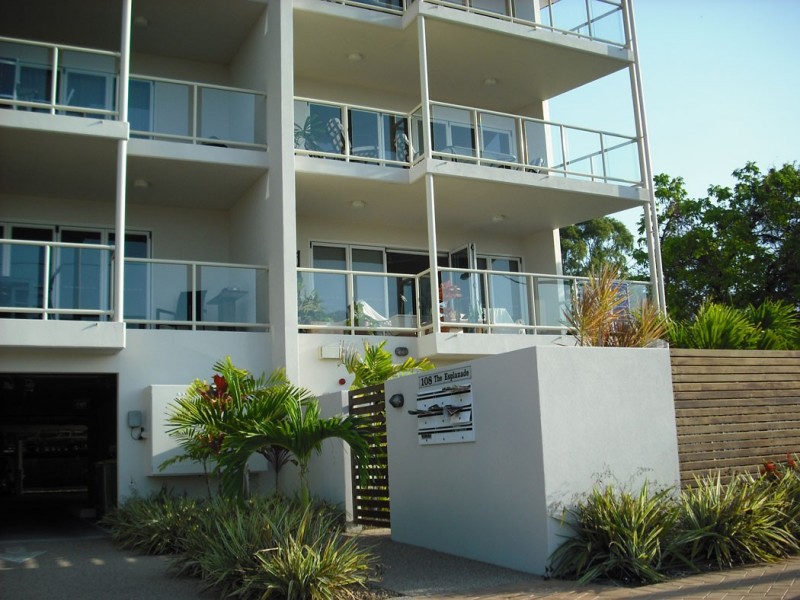 1 108 THE ESPLANADE, Belgian Gardens QLD 4810