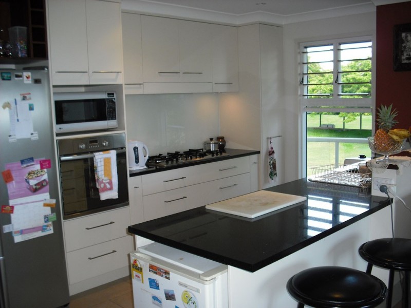 1 108 THE ESPLANADE, Belgian Gardens QLD 4810