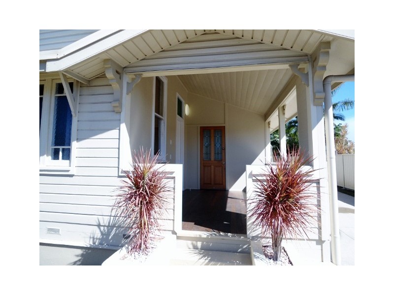 4 GULLIVER STREET, Mundingburra QLD 4812