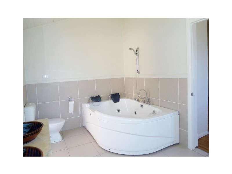 4 GULLIVER STREET, Mundingburra QLD 4812