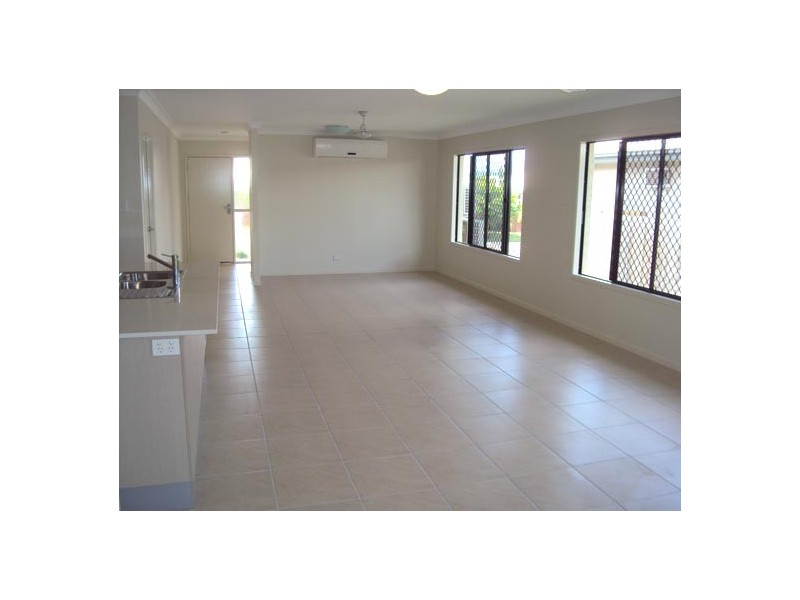 13 CHLOE COURT, Mount Louisa QLD 4814