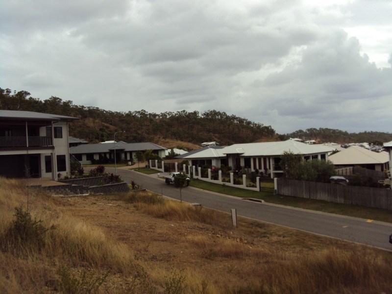 8 ALPINE COURT, Mount Louisa QLD 4814