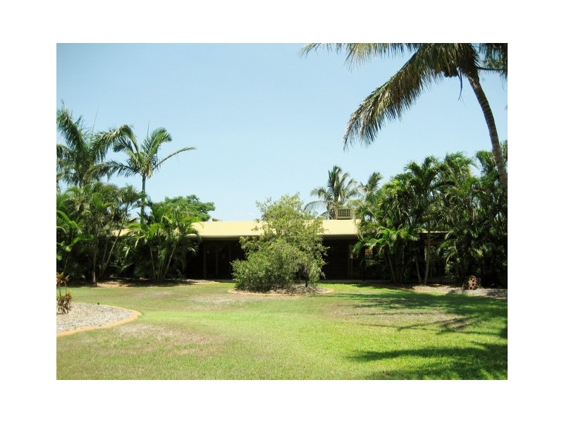 4 FUCHSIA COURT, Bushland Beach QLD 4818