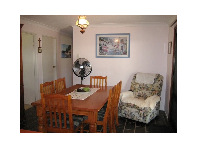 4 FUCHSIA COURT, Bushland Beach QLD 4818