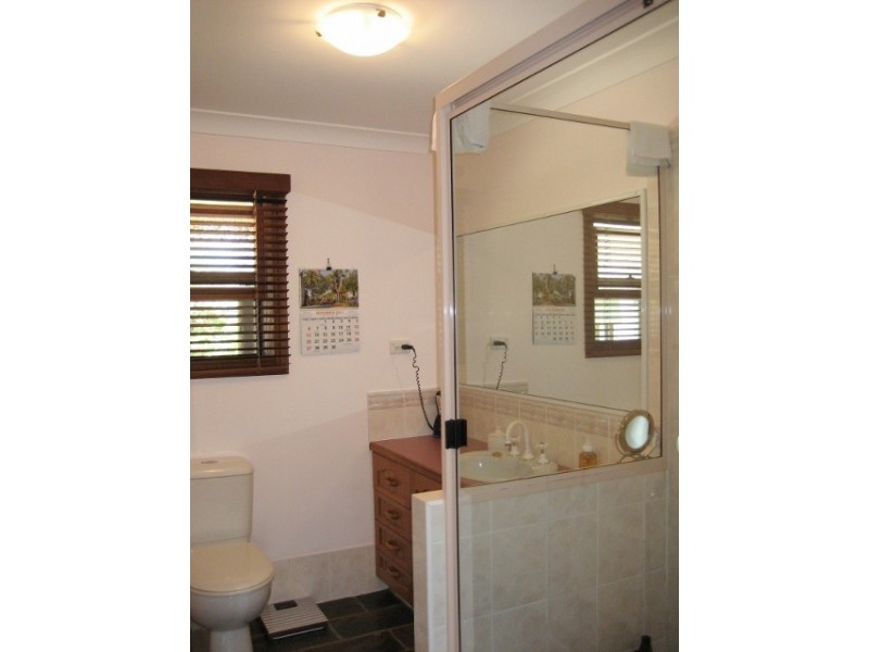 4 FUCHSIA COURT, Bushland Beach QLD 4818