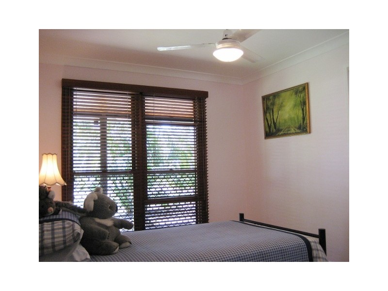 4 FUCHSIA COURT, Bushland Beach QLD 4818