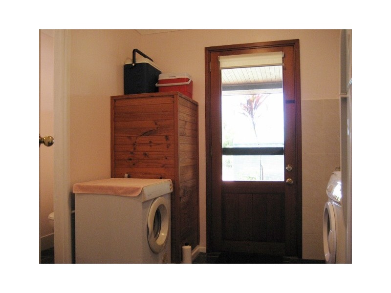 4 FUCHSIA COURT, Bushland Beach QLD 4818