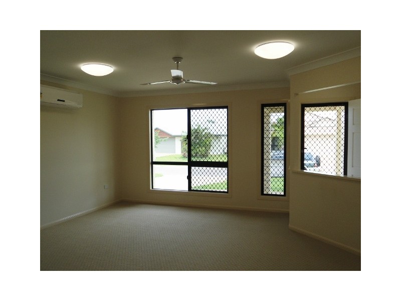 33 SANDPLOVER CIRCUIT, Bohle Plains QLD 4817
