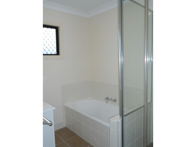 33 SANDPLOVER CIRCUIT, Bohle Plains QLD 4817