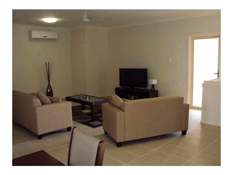 2/107 BUNDOCK STREET, Belgian Gardens QLD 4810