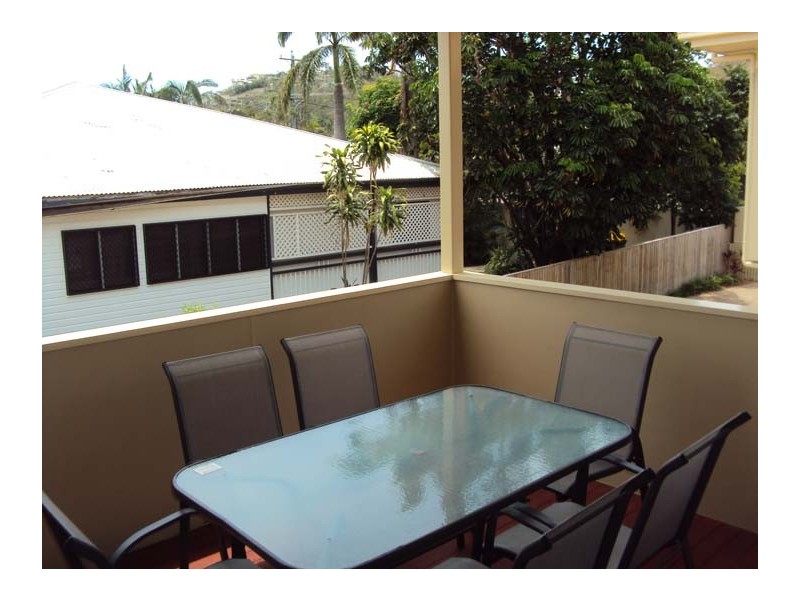 2/107 BUNDOCK STREET, Belgian Gardens QLD 4810