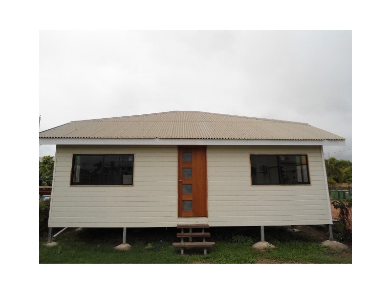 5 RAILWAY AVENUE, Railway Estate QLD 4810