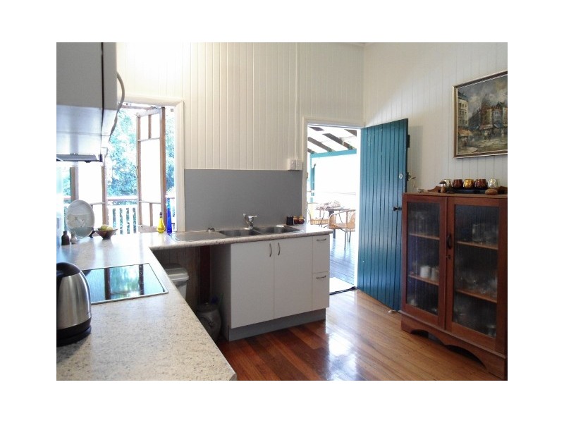 37 HUGHES STREET, Hermit Park QLD 4812