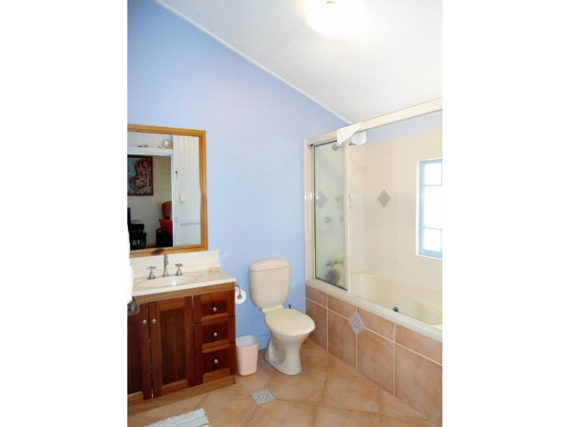 37 HUGHES STREET, Hermit Park QLD 4812