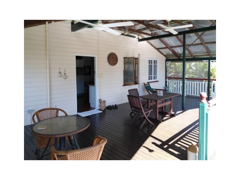 37 HUGHES STREET, Hermit Park QLD 4812