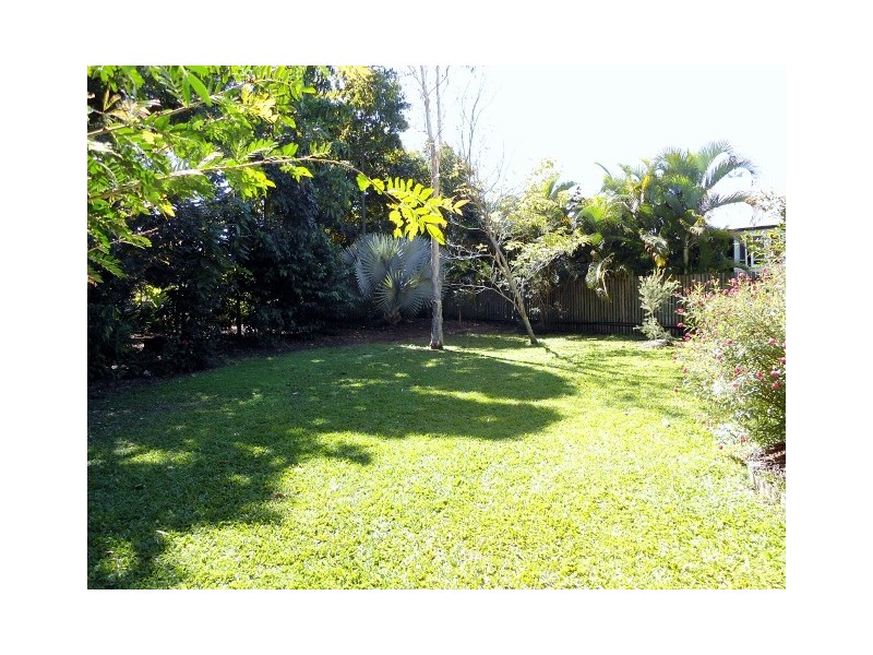 37 HUGHES STREET, Hermit Park QLD 4812