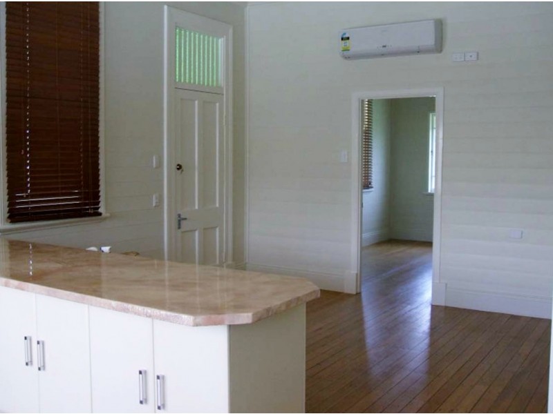 4 GULLIVER STREET, Mundingburra QLD 4812