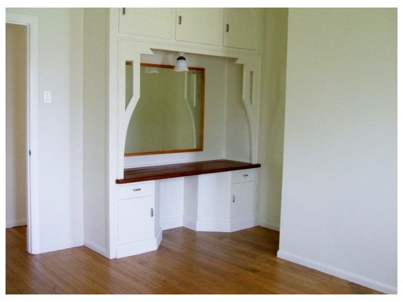 4 GULLIVER STREET, Mundingburra QLD 4812