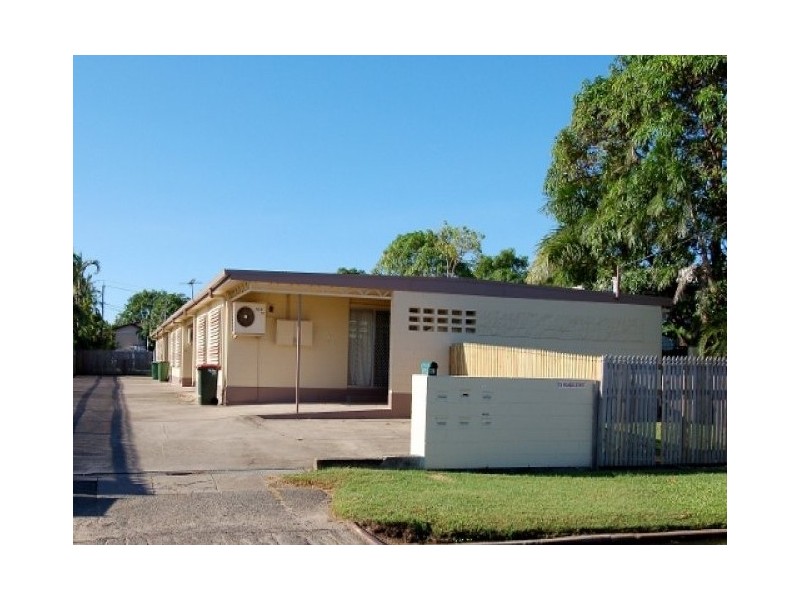 1/175 FRANCIS STREET, West End QLD 4810