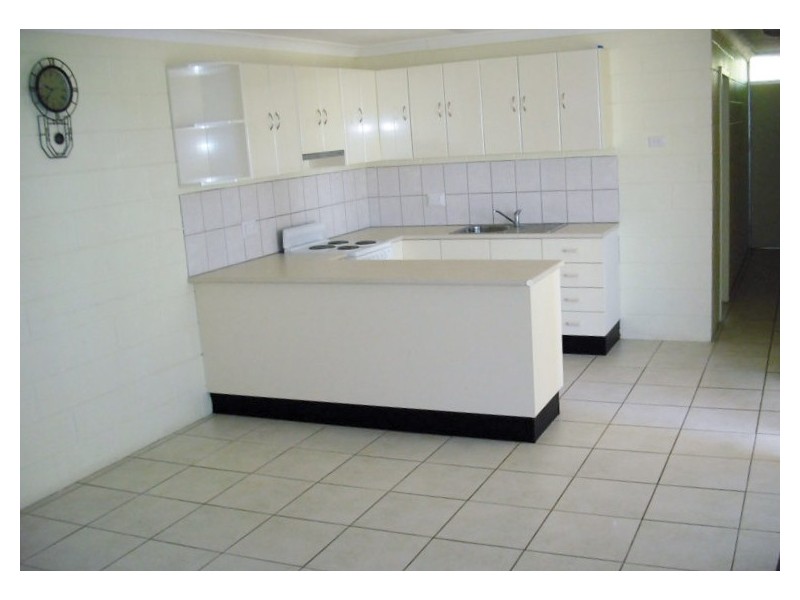 1/175 FRANCIS STREET, West End QLD 4810